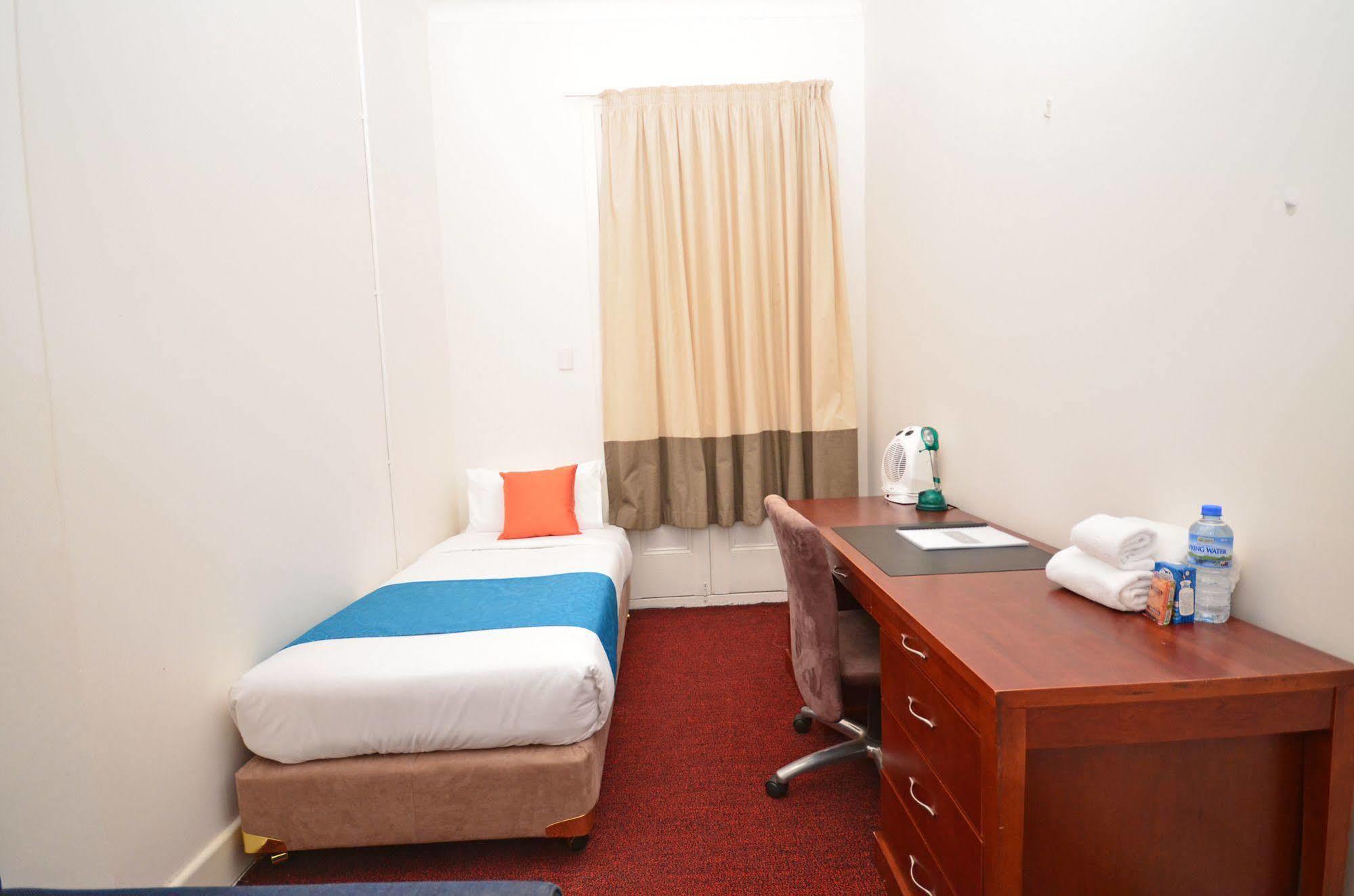 Motel The Hallows 3*